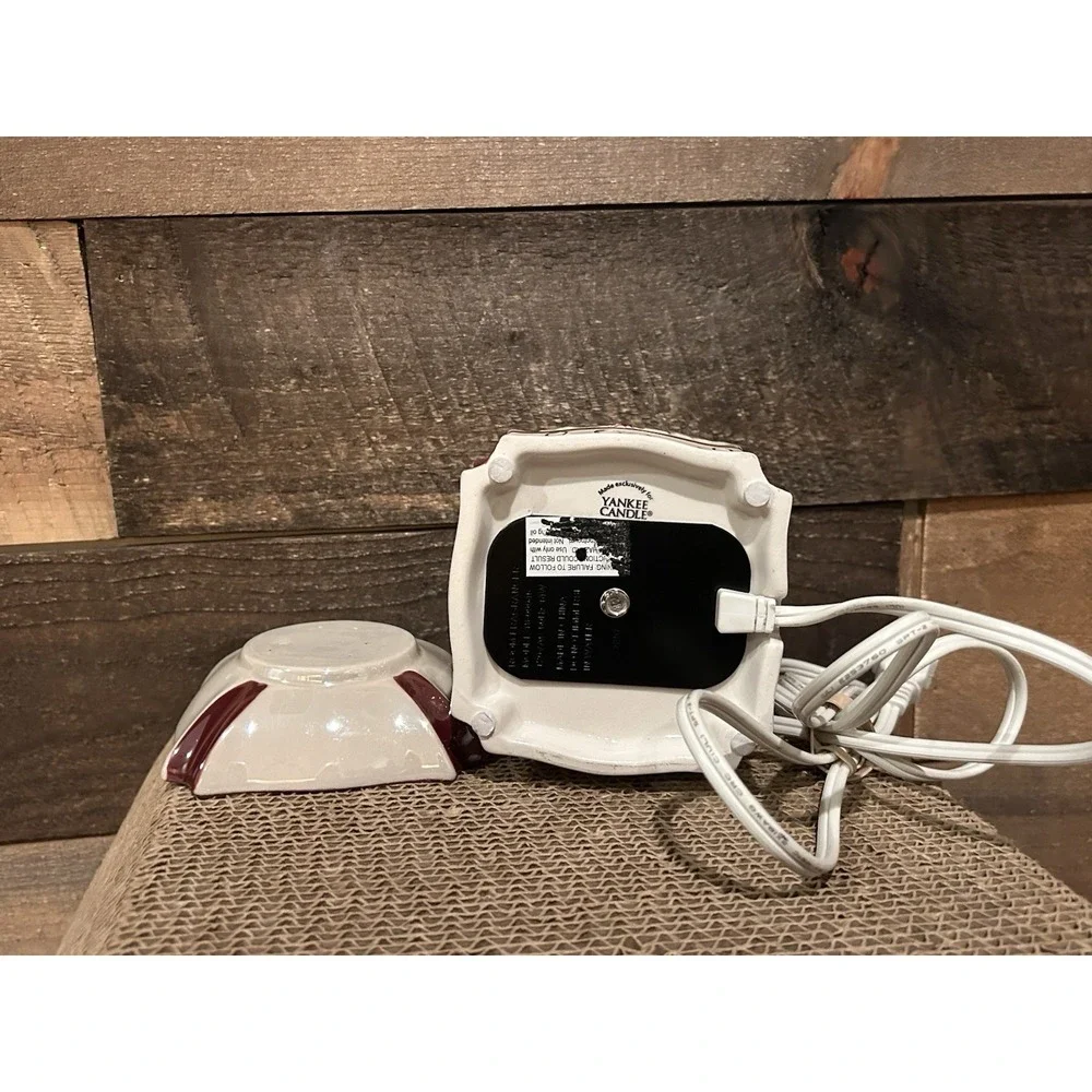 Yankee Candle Electric Holly Cranberry Wax Warmer Room‎ Fragrancer